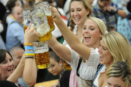 度：欧洲最享受 亚洲最勤奋pg试玩盘点各国带薪休假制(图3)