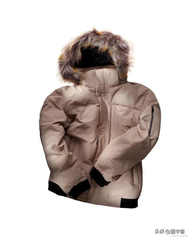 58万创新高低于500元的小心是假货pg模拟器羽绒服要涨价了！鸭绒每吨(图4)